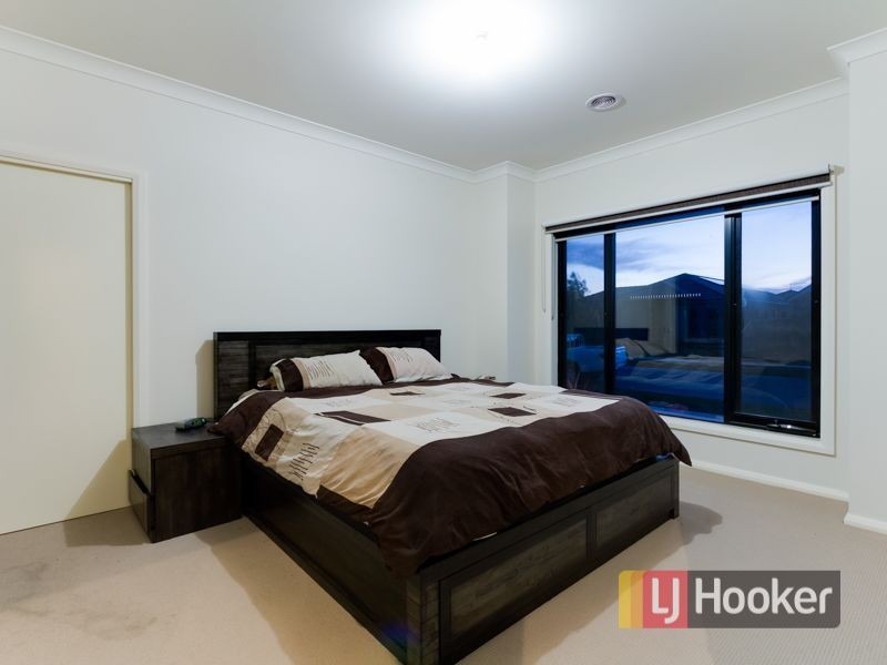 13 Hull Crescent, Pakenham VIC 3810