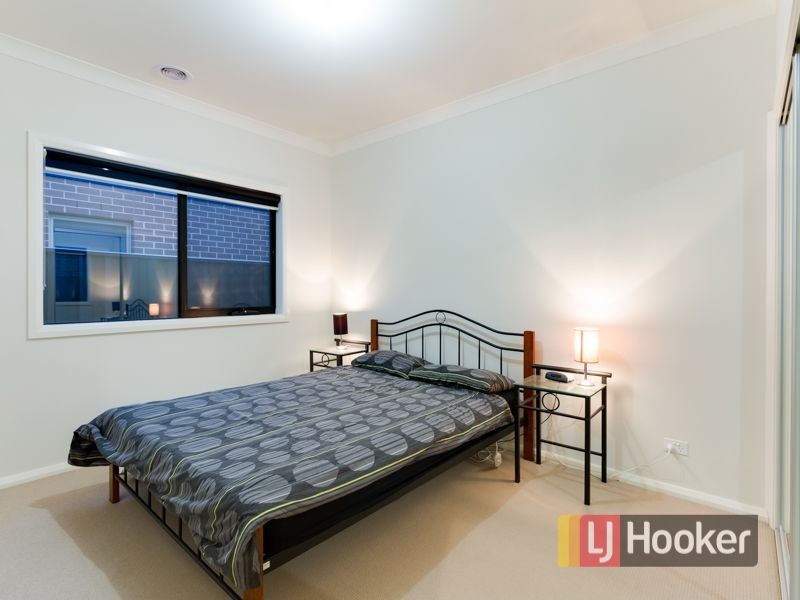 13 Hull Crescent, Pakenham VIC 3810