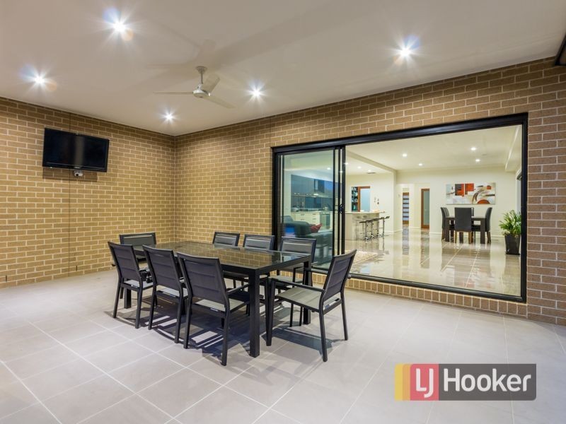 13 Hull Crescent, Pakenham VIC 3810