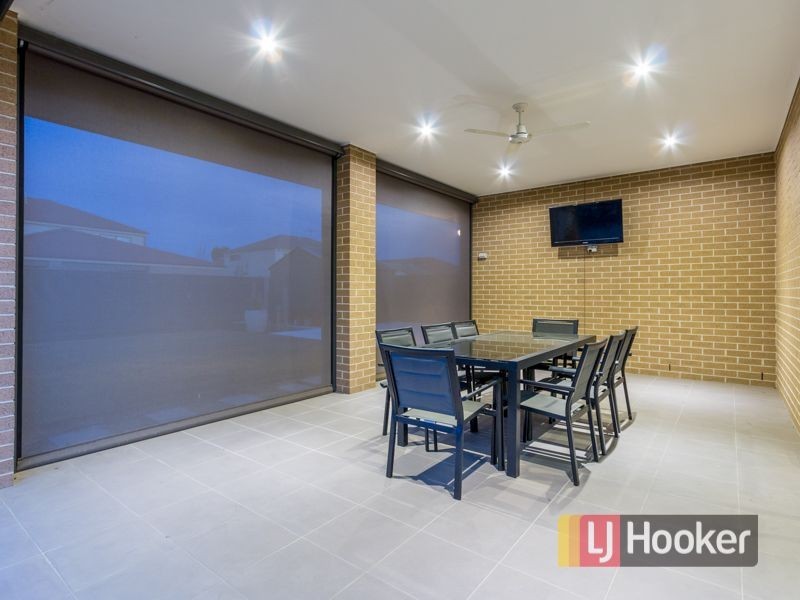 13 Hull Crescent, Pakenham VIC 3810