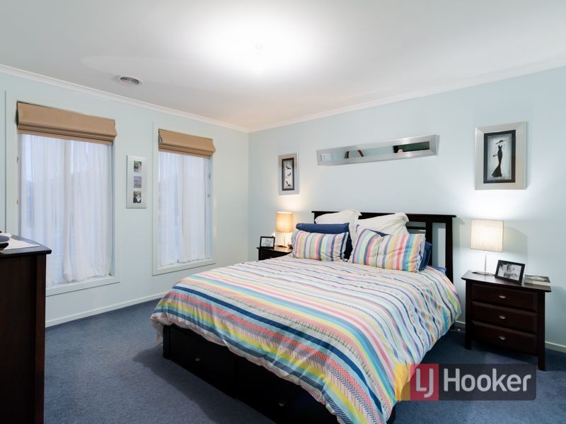 22 Scarlet Crescent, Pakenham VIC 3810