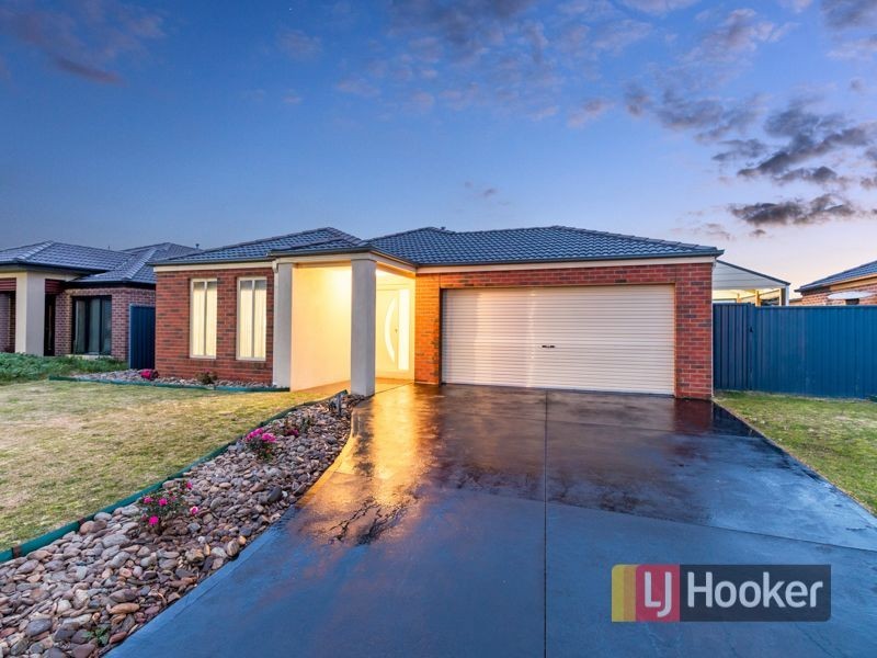 22 Scarlet Crescent, Pakenham VIC 3810