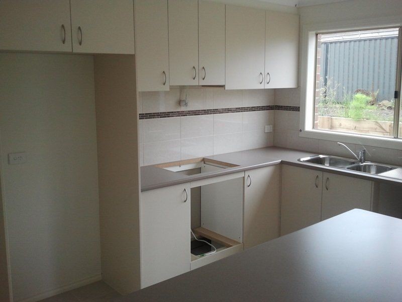 12 Victoria Place, Pakenham VIC 3810