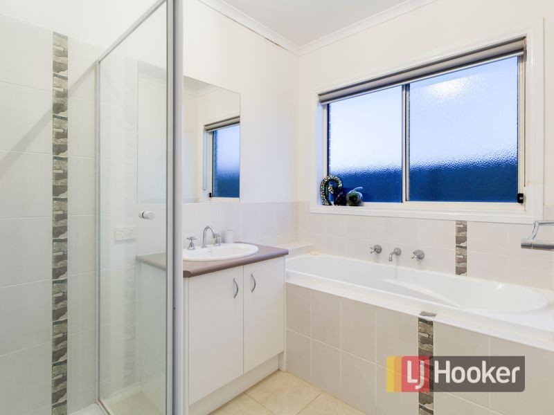 7 Caspian Chase, Pakenham VIC 3810