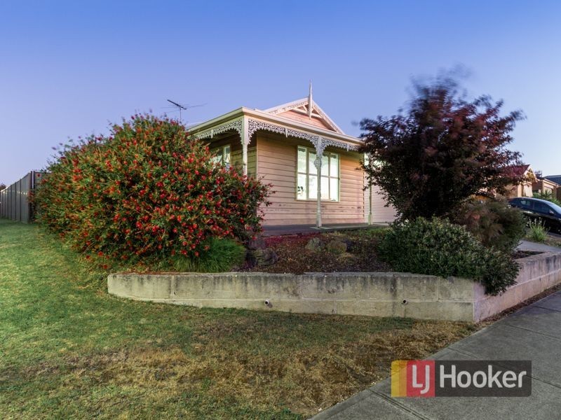 7 Caspian Chase, Pakenham VIC 3810