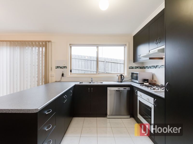 8/51 Leigh Drive, Pakenham VIC 3810