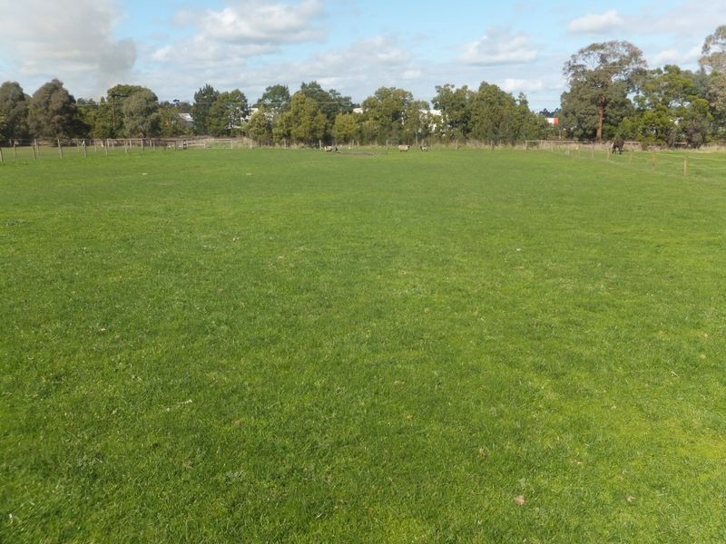 44A Pinehill Drive, Pakenham VIC 3810