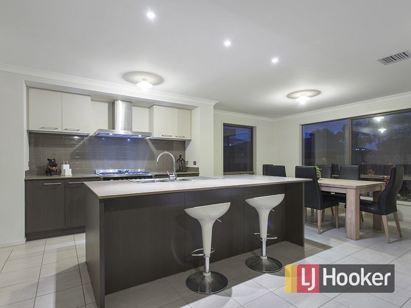 21 Cranbrook Circuit, Officer VIC 3809