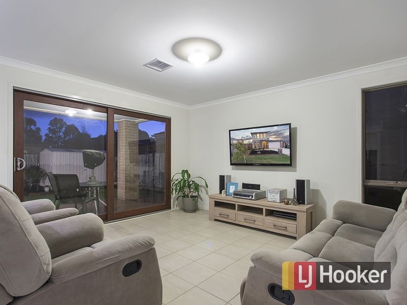 21 Cranbrook Circuit, Officer VIC 3809