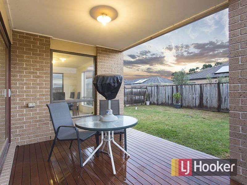 21 Cranbrook Circuit, Officer VIC 3809