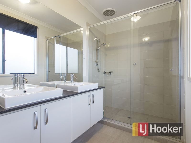 21 Cranbrook Circuit, Officer VIC 3809