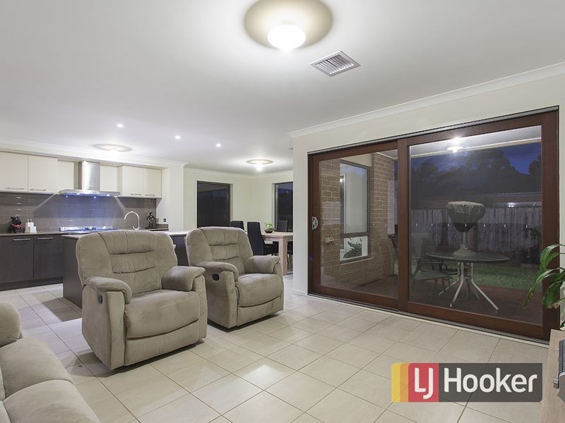 21 Cranbrook Circuit, Officer VIC 3809