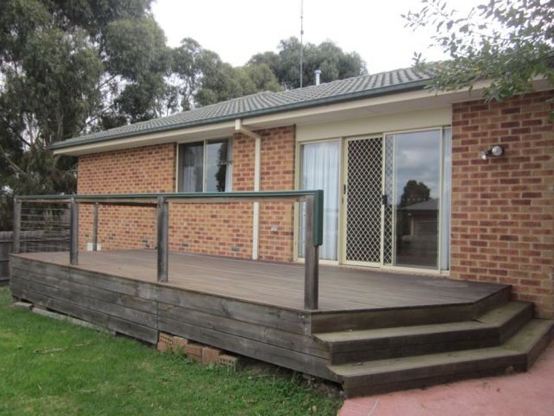 94 Eagle Drive, Pakenham VIC 3810