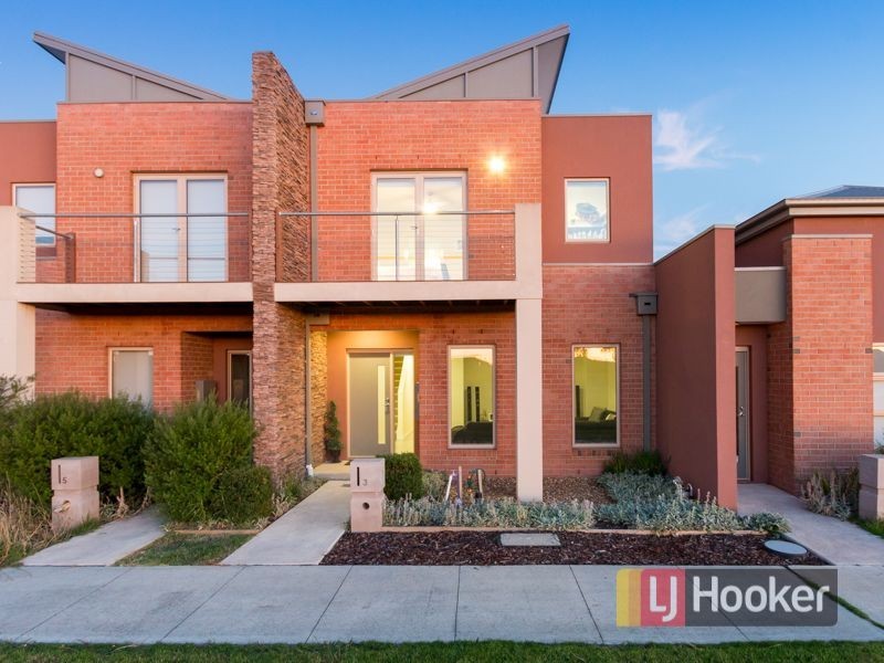 3 Pine Way, Pakenham VIC 3810