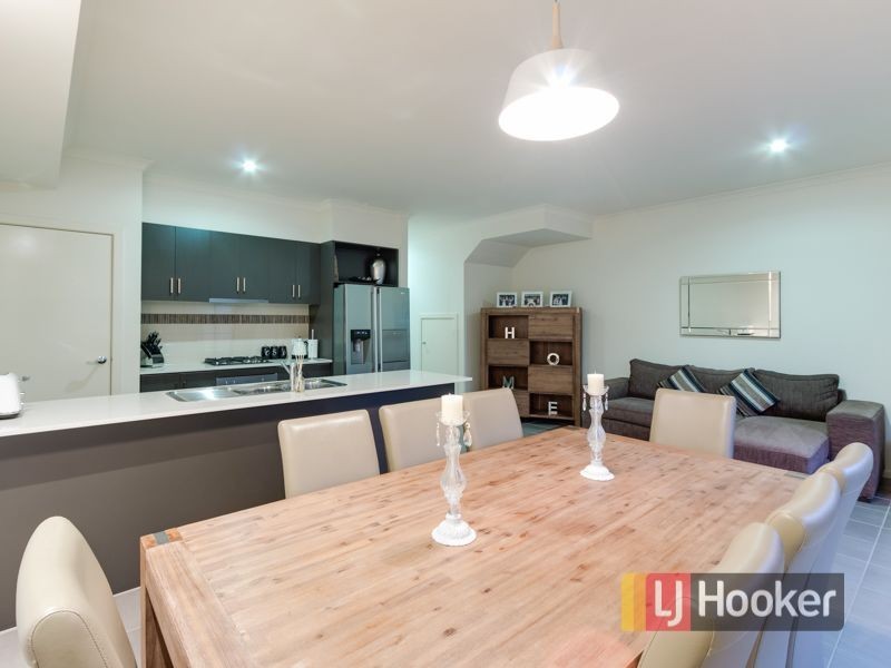 3 Pine Way, Pakenham VIC 3810