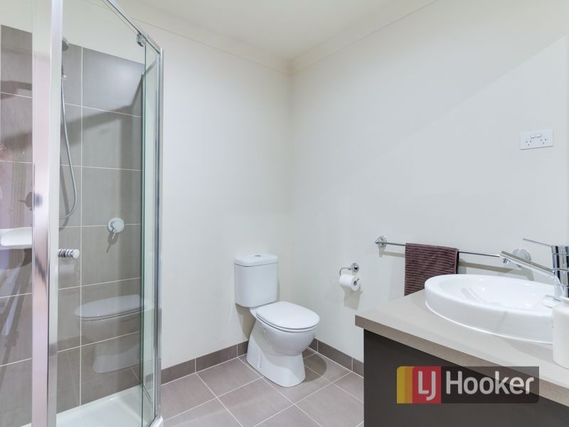 3 Pine Way, Pakenham VIC 3810