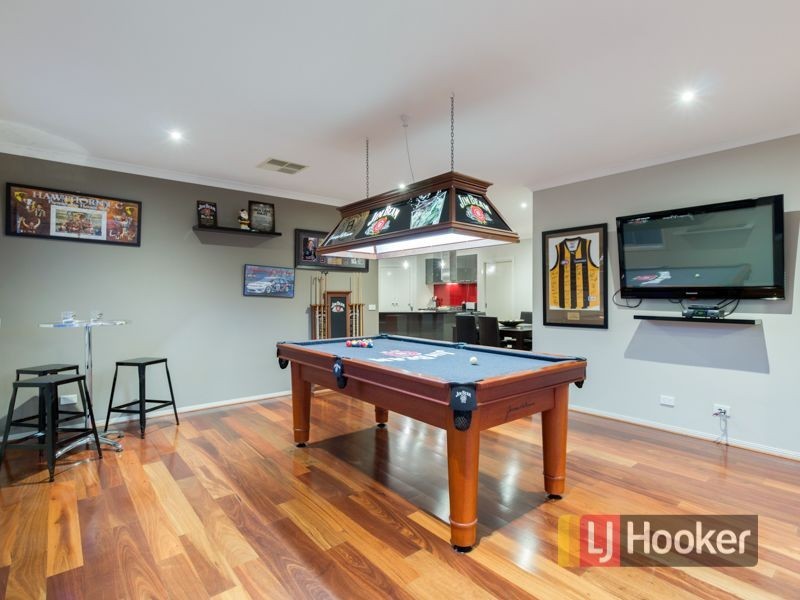 16 Eyre Place, Pakenham VIC 3810