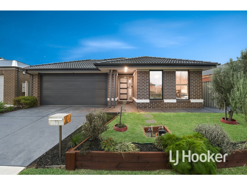 18 Willowtree Drive, Pakenham VIC 3810