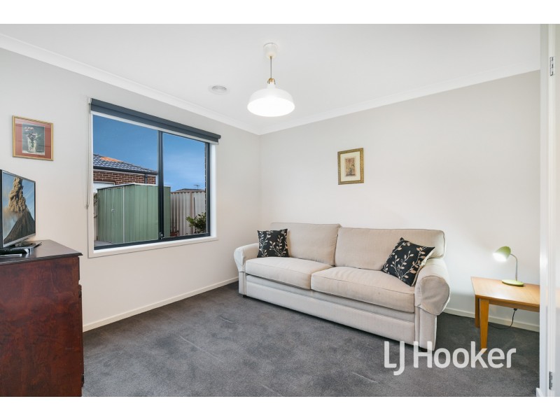 18 Willowtree Drive, Pakenham VIC 3810