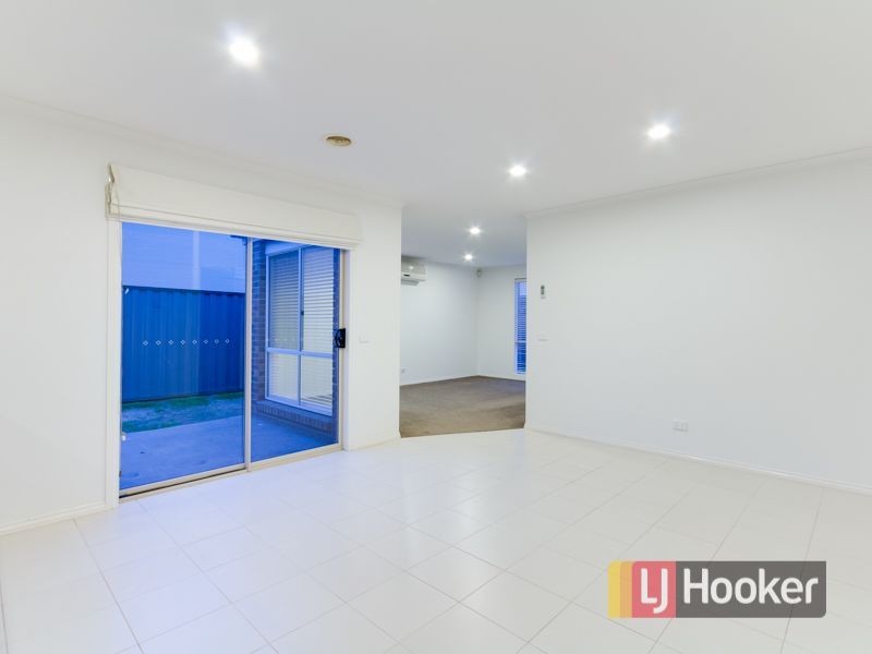 94 Leigh Drive, Pakenham VIC 3810