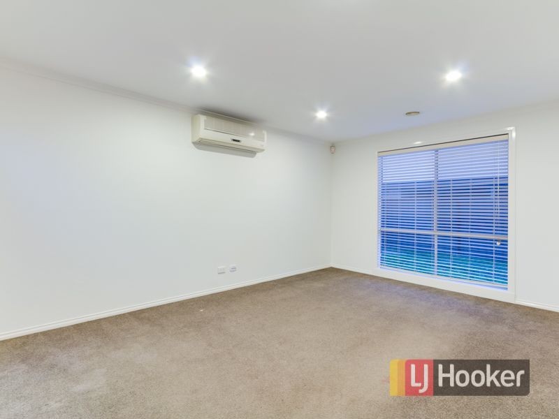 94 Leigh Drive, Pakenham VIC 3810