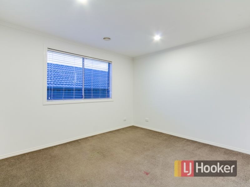 94 Leigh Drive, Pakenham VIC 3810