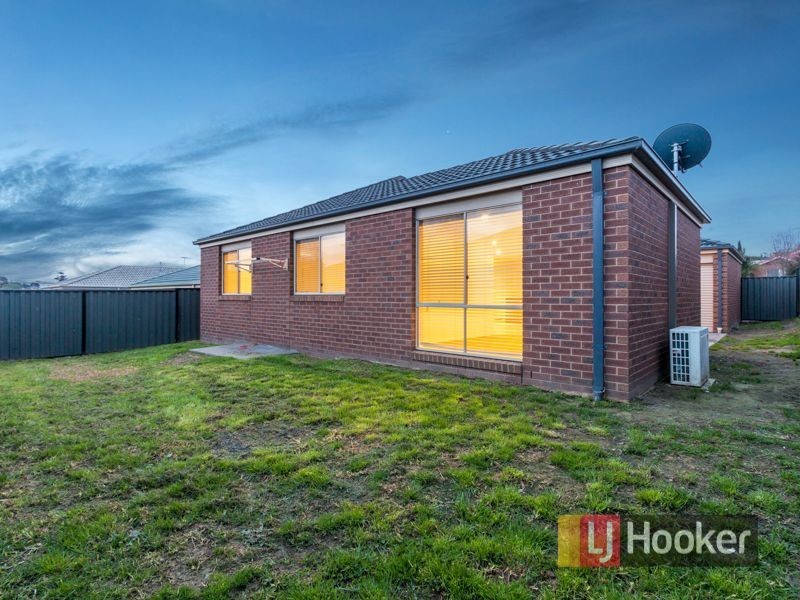 94 Leigh Drive, Pakenham VIC 3810