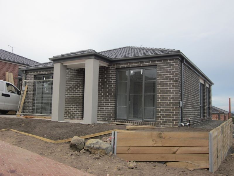 12/107 Army Road, Pakenham VIC 3810