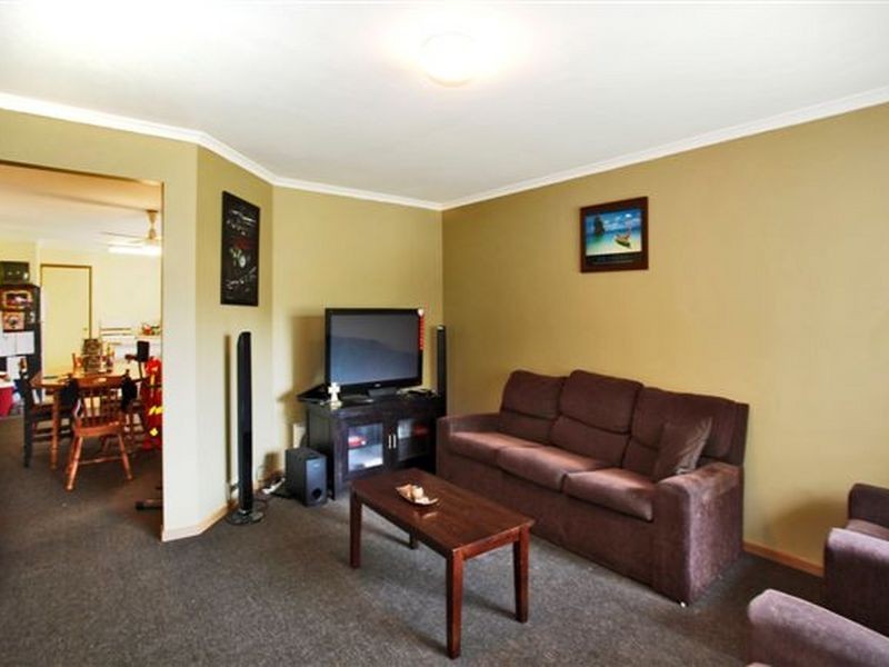 26 Pommel Street, Pakenham VIC 3810