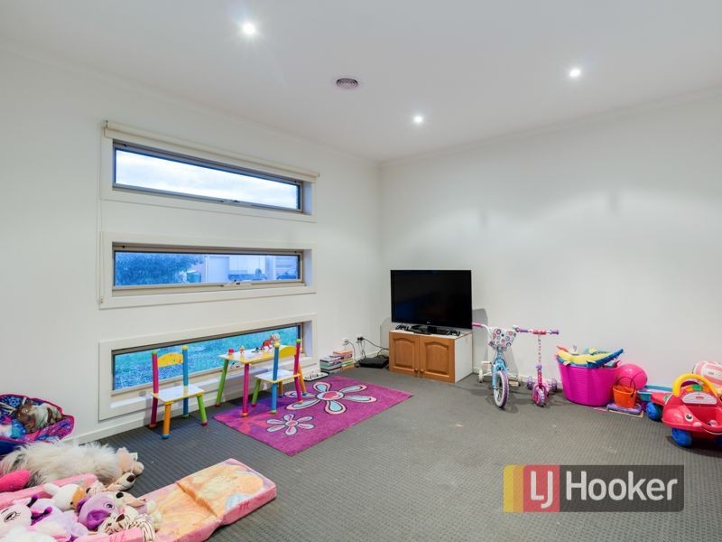 13 Macadamia Street, Pakenham VIC 3810