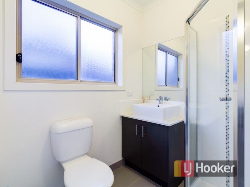 13 Macadamia Street, Pakenham VIC 3810