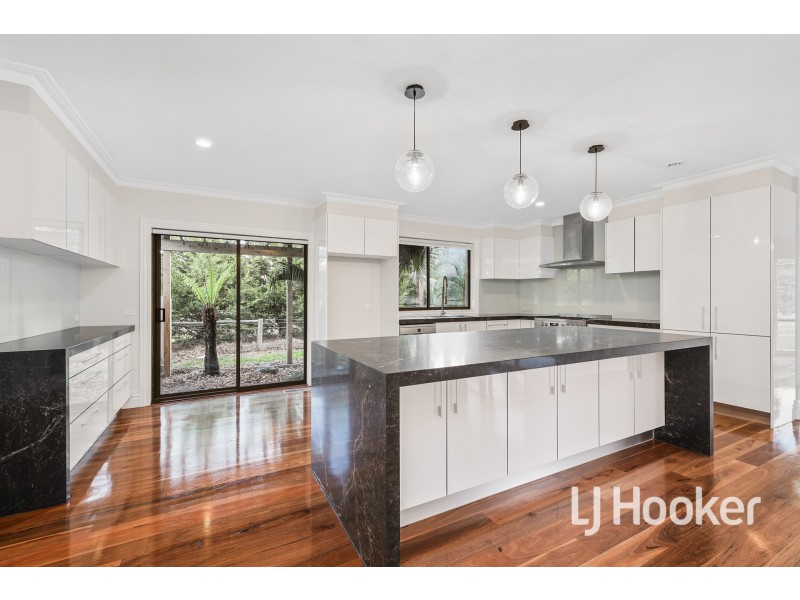 20 Meeking Drive, Pakenham VIC 3810