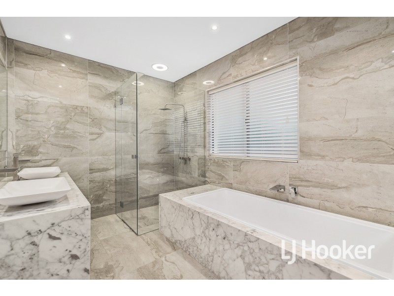 20 Meeking Drive, Pakenham VIC 3810