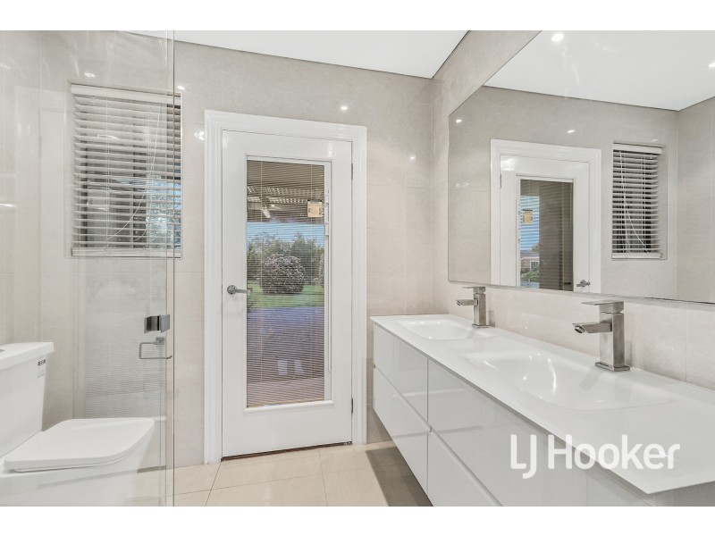 20 Meeking Drive, Pakenham VIC 3810