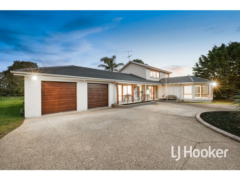 20 Meeking Drive, Pakenham VIC 3810