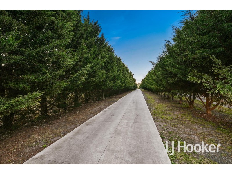 20 Meeking Drive, Pakenham VIC 3810