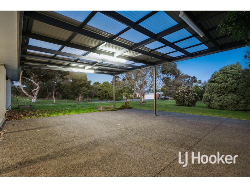 20 Meeking Drive, Pakenham VIC 3810