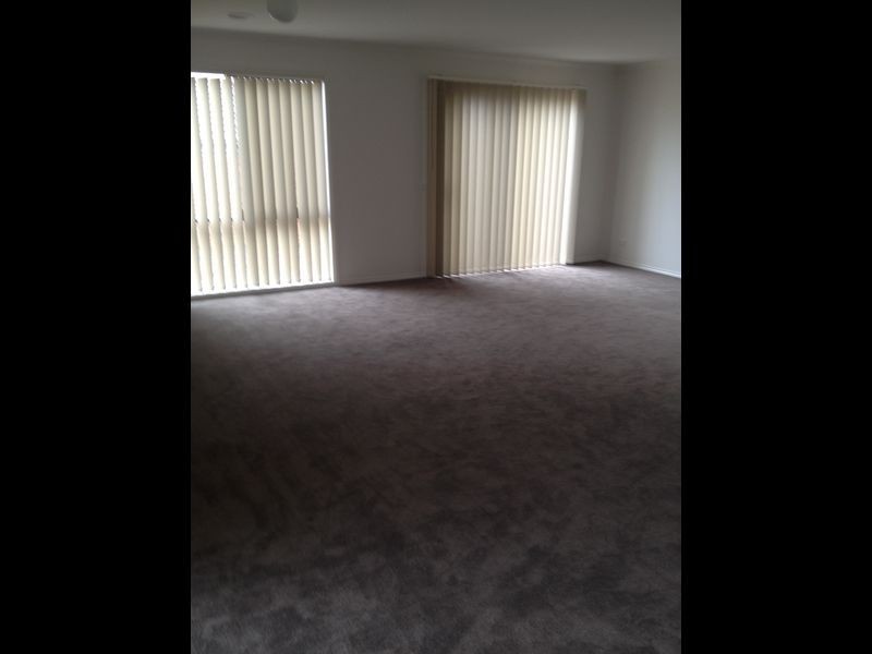 4/107 Army Road, Pakenham VIC 3810