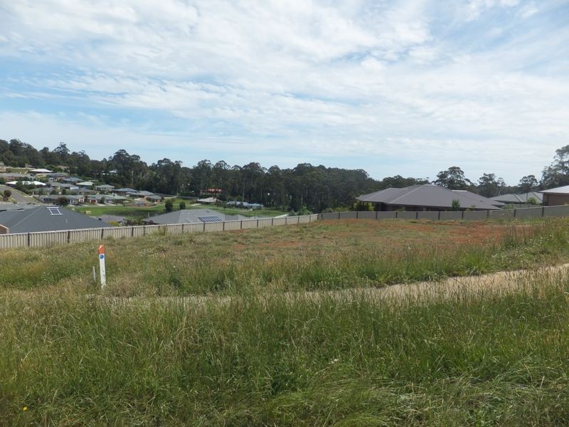 6 Waterford Court, Drouin VIC 3818