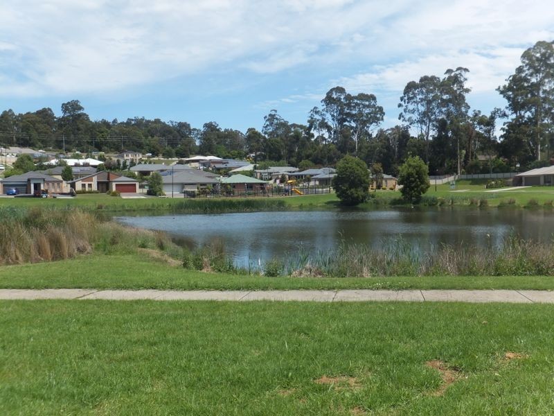 6 Waterford Court, Drouin VIC 3818