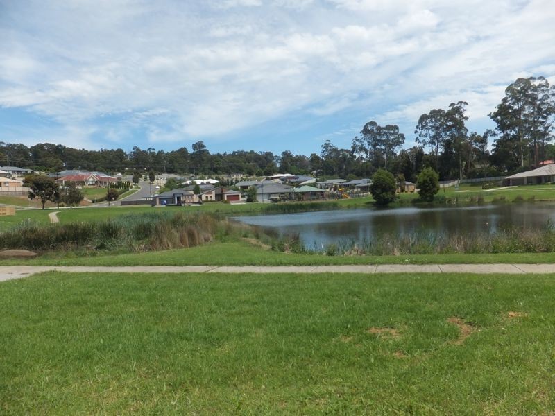 6 Waterford Court, Drouin VIC 3818