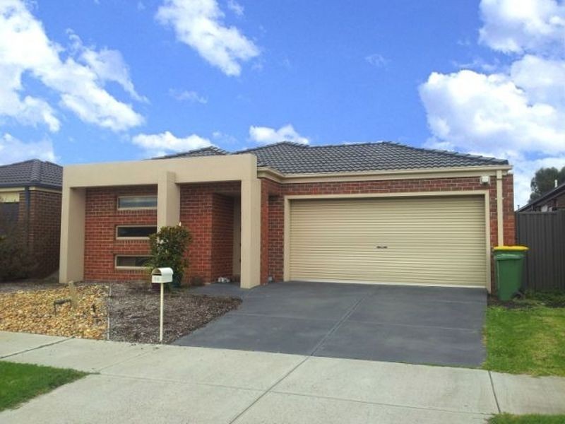 20 Cherry Blossom Chase, Pakenham VIC 3810