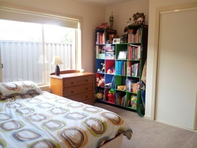 20 Cherry Blossom Chase, Pakenham VIC 3810