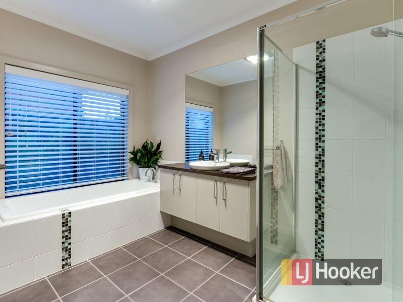 11 Radiata Circuit, Pakenham VIC 3810