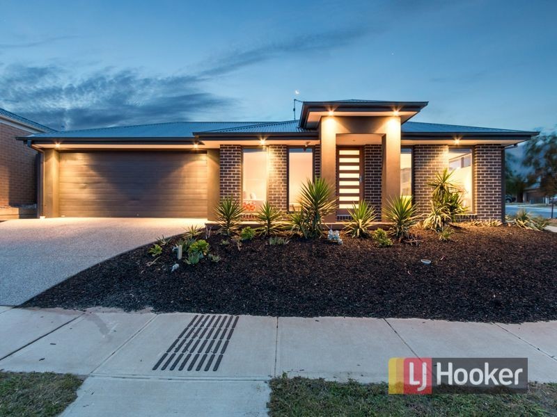 34 Constance Way, Pakenham VIC 3810