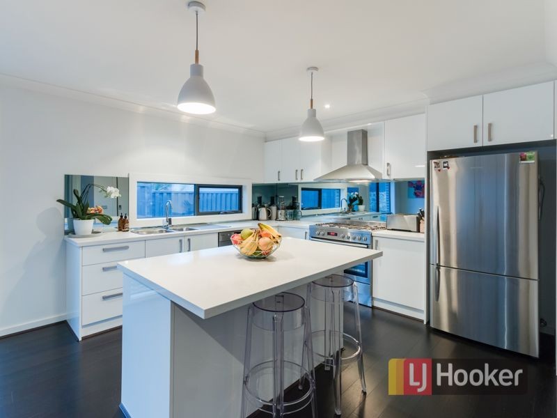 34 Constance Way, Pakenham VIC 3810