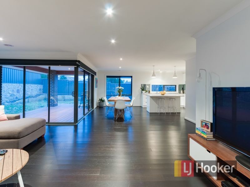 34 Constance Way, Pakenham VIC 3810