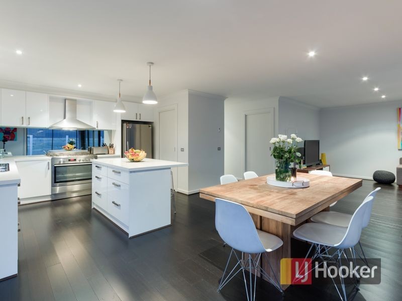 34 Constance Way, Pakenham VIC 3810