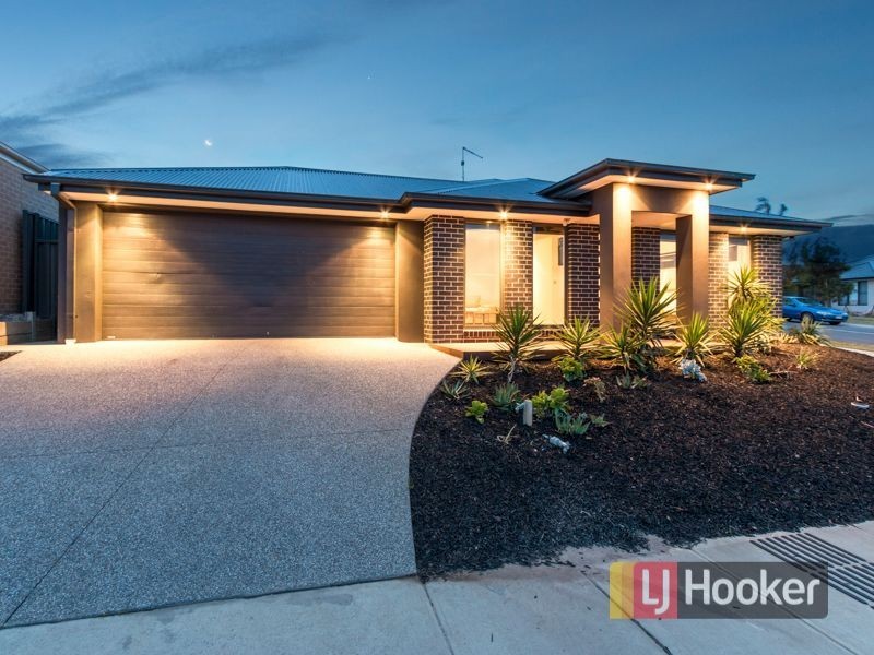 34 Constance Way, Pakenham VIC 3810