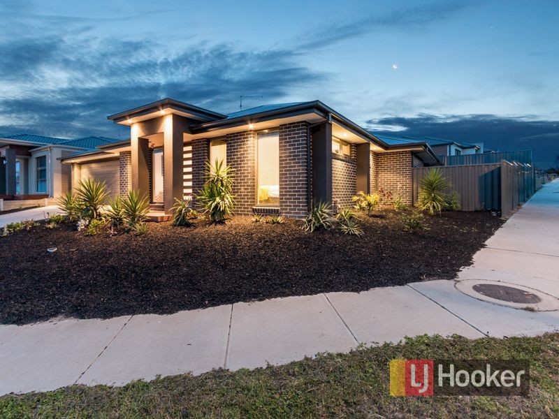 34 Constance Way, Pakenham VIC 3810